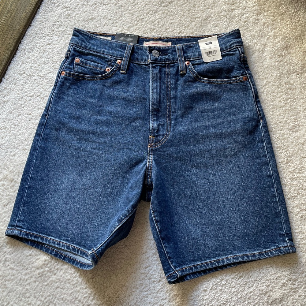 NWT Levi’s Ribcage Bermuda Denim Shorts Size 28